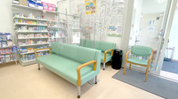 ゴダイ薬局 竹野店の待合スペース