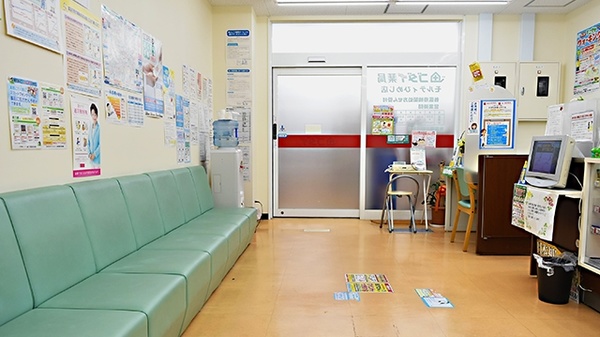 ゴダイ薬局 モルティひめじ店の待合スペース