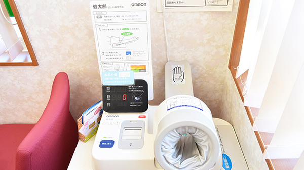 南山堂薬局　平田店の血圧計